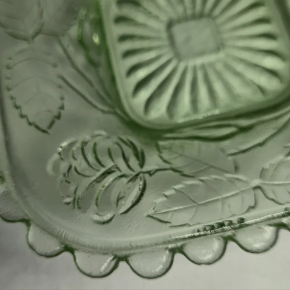 Crown Crystal Green Depression Glass Rose Sunburst Square Trinket Dish Tray - Picture 7 of 10